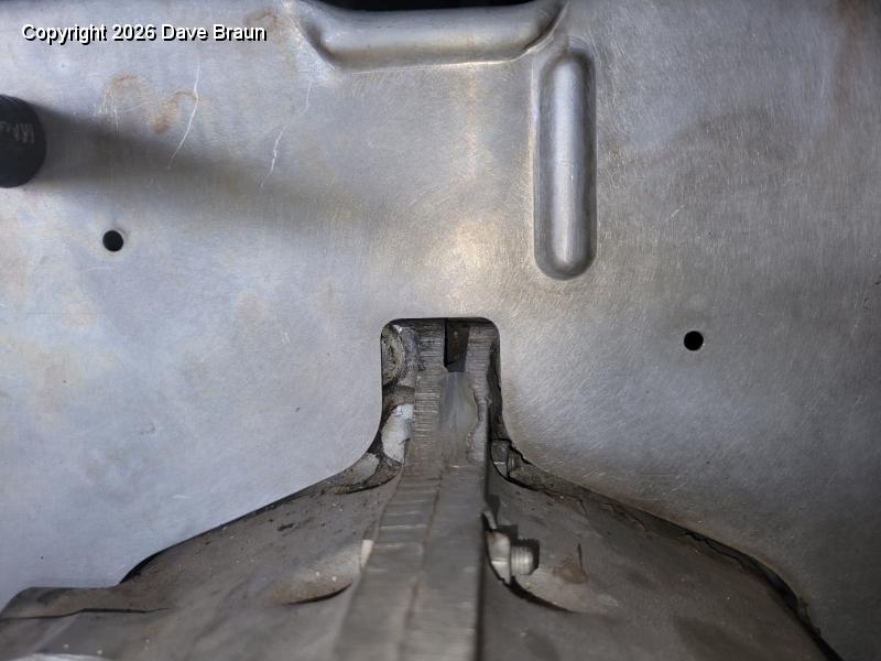 2023-01-20 15.19.35.jpg - Looking to see how much profiling I need to do to get the baffle to rest on the spine and the engine case.