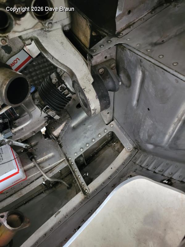 2023-03-29 16.11.46.jpg - Removing the fwd mounts