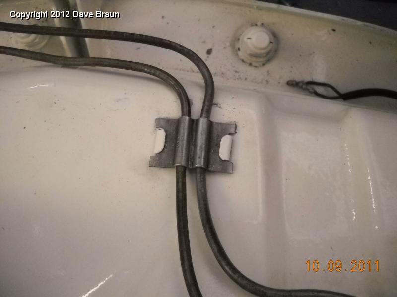 Brake pipe clips 02.jpg