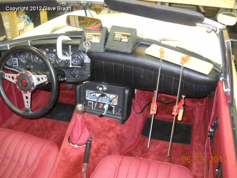 Installing Dash Cap Cover 03.jpg