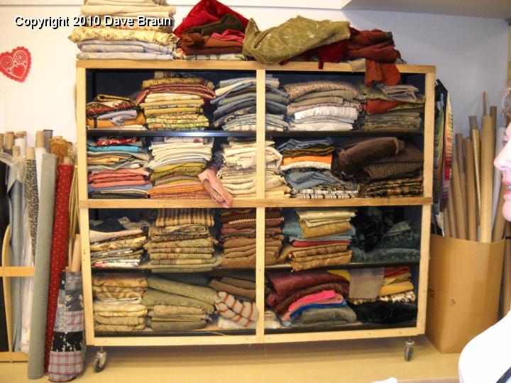 DSCN0901.JPG - A quilter's dream.