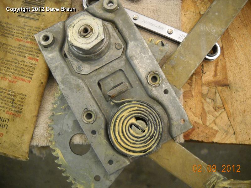 Lubing regulators with lithium grease01.jpg