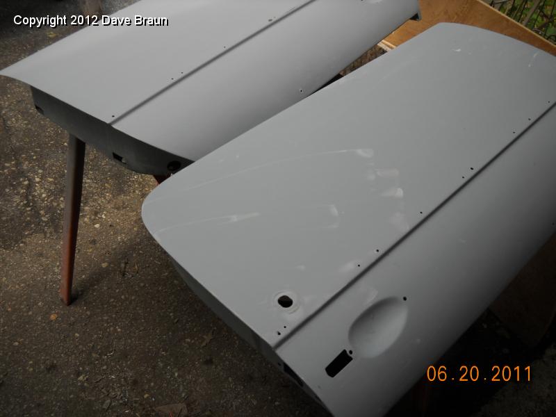 Hand block sanding the primer surfacer with 400 wet grit 01.jpg