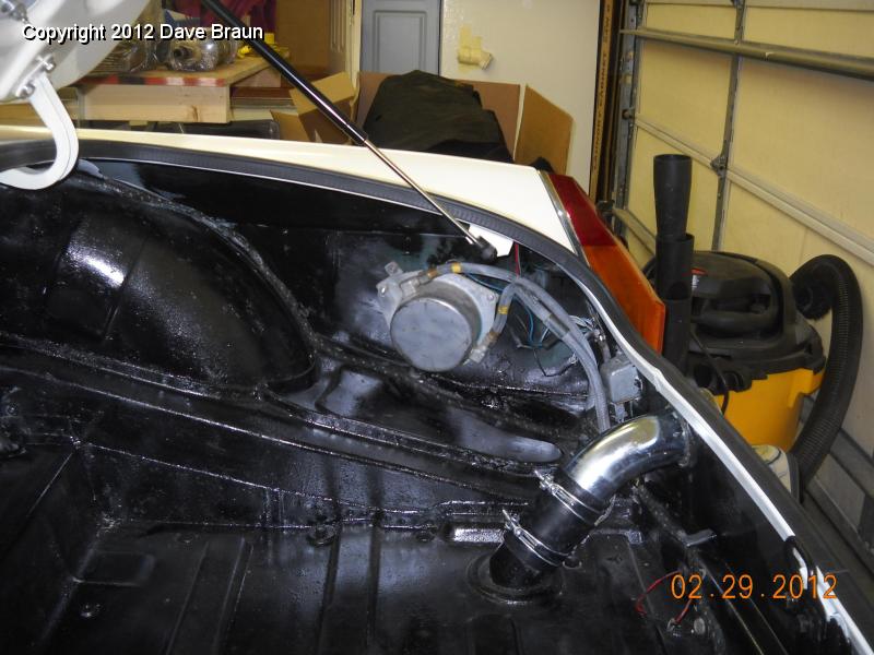 Boot carpet in 01.jpg - Platef fuel filler pipe and evaporative cannister