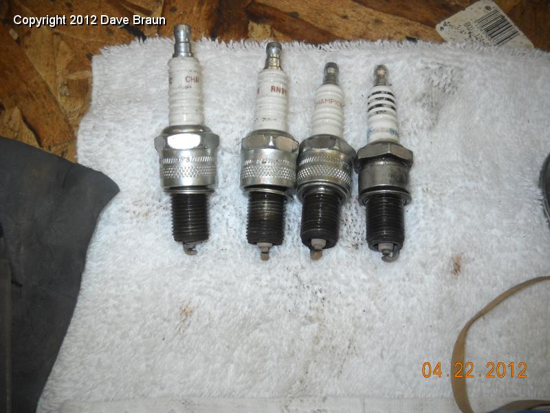 Sparkplugs after mixture is set.jpg - I pulled the plugs after the first drive to adjust a valve that was noisy (it was #1... I'm thinking I missed this one valve  after the cam was bedded) The color is hard to detect in the photo, but it is between tan and chocolate.