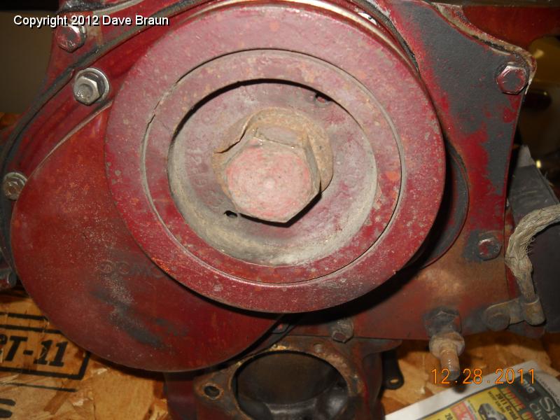 Front pulley bolt and washer.jpg