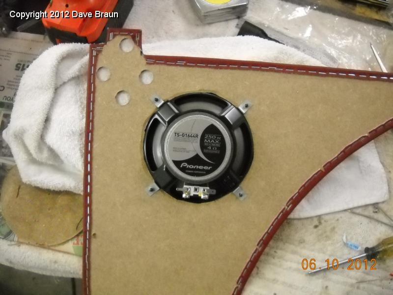 Speakers mounted in rear quarters 03.jpg