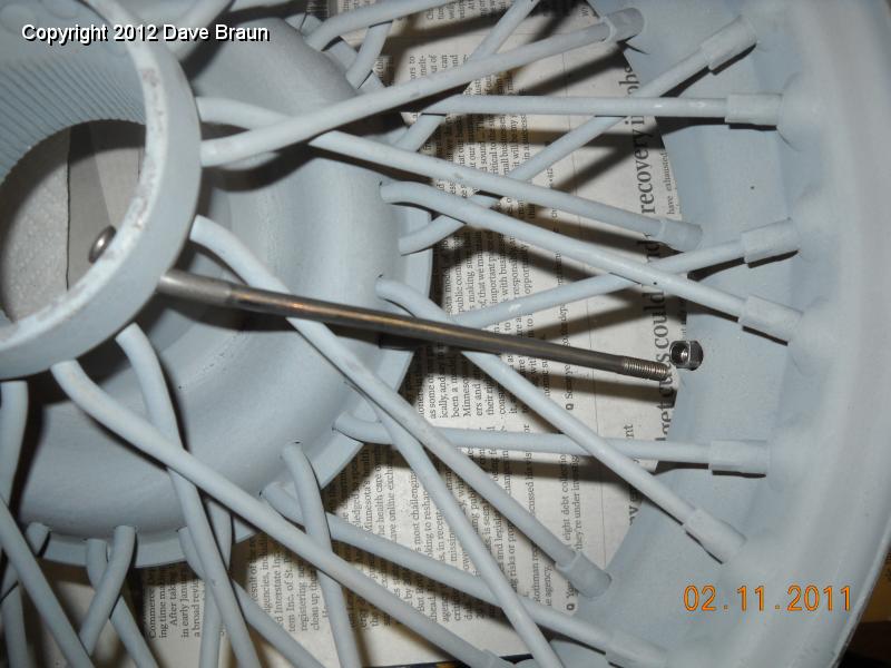 Fitting spoke to nipple 02.jpg