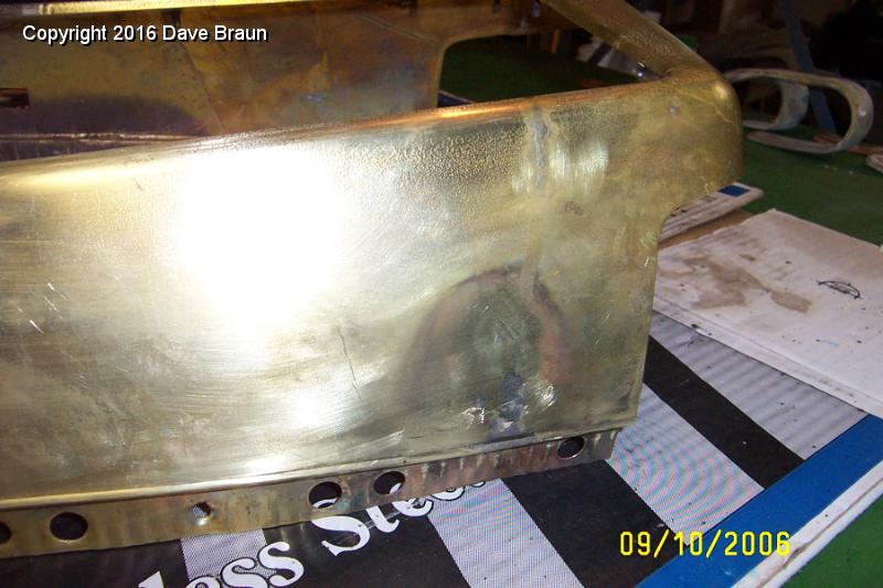 shell repairing where the valance rubbed.JPG - Repaired edge. This sits very low next to the wing and the front valance. I think it will be barely visible.