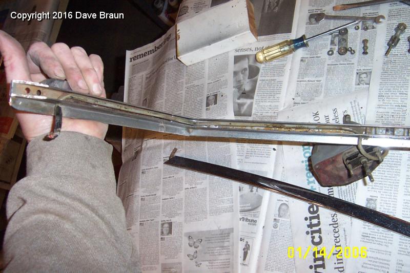 wiper motor wire routing.JPG - Routing for the wiper motor wire feed. This is pretty close to the original style wiring, so I'm guessing it is. The only trouble is that it is just too far gone to reuse.